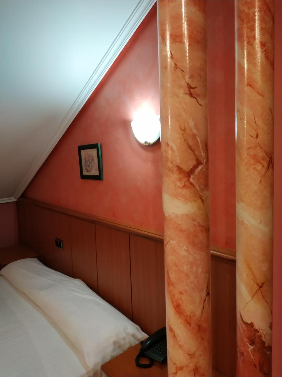 Hotel Real De Castilla Tordesillas Exterior photo