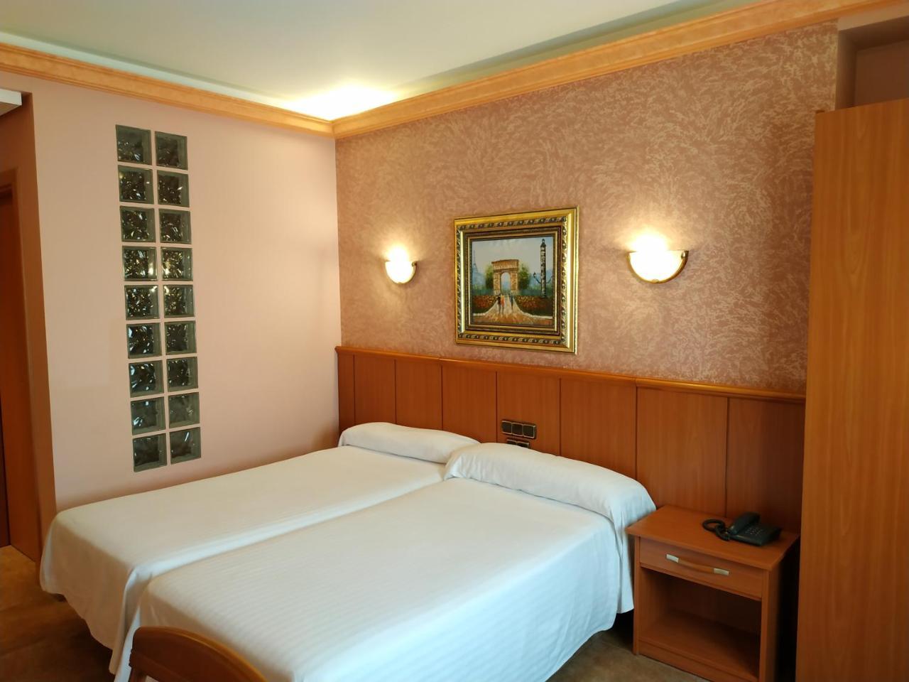 Hotel Real De Castilla Tordesillas Exterior photo